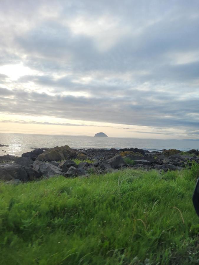 The Sunny Bunny Holiday Home Ballantrae Екстер'єр фото